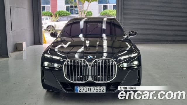 BMW 7 Series 2025 — Photo 13/18