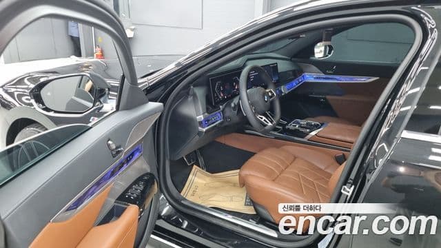 BMW 7 Series 2025 — Photo 11/18