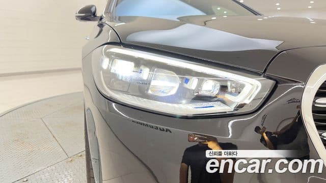 Mercedes-Benz S-Class 2025 — Photo 5/20