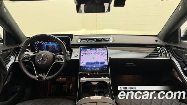 Mercedes-Benz S-Class 2025 — Photo 17/20