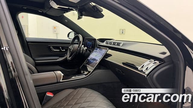 Mercedes-Benz S-Class 2025 — Photo 7/20