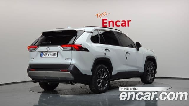 Toyota RAV4 2025 — Şəkil 15/20