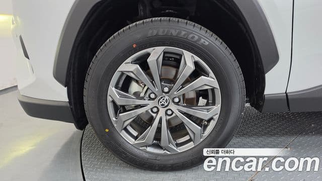 Toyota RAV4 2025 — Şəkil 6/20