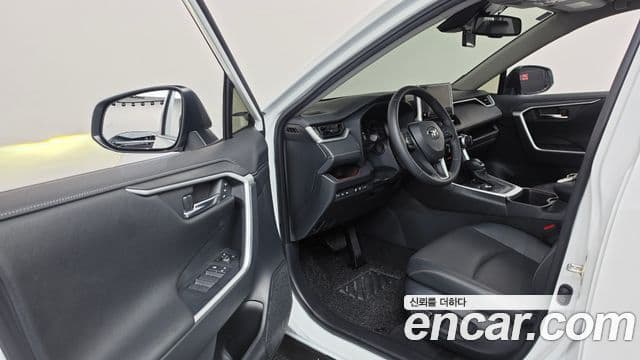 Toyota RAV4 2025 — Şəkil 13/20