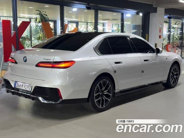 BMW 7 Series 2024 — Photo 13/20