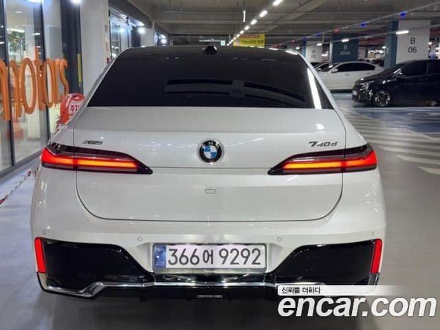 BMW 7 Series 2024 — Photo 1/20