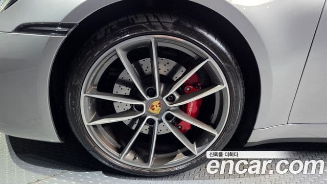Porsche 911 2024 — Photo 14/36