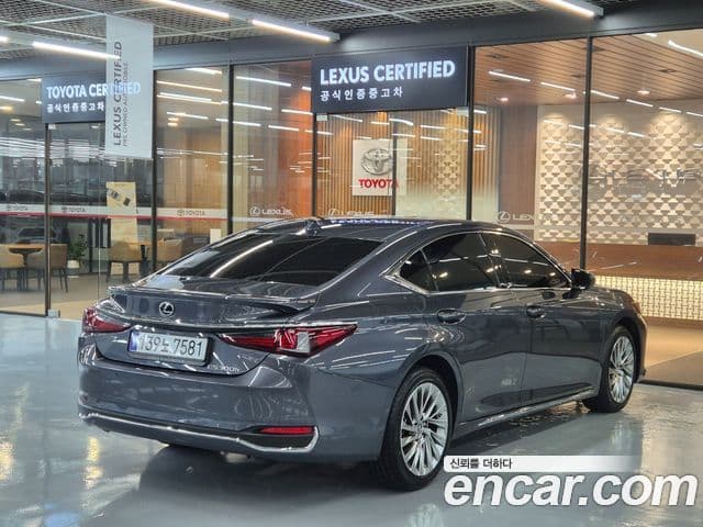 Lexus ES300h 2026 — ფოტო 6/20