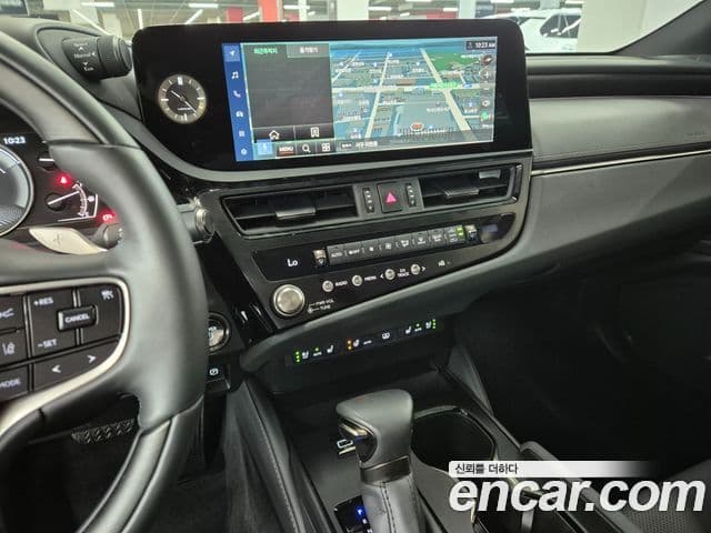 Lexus ES300h 2026 — ფოტო 4/20