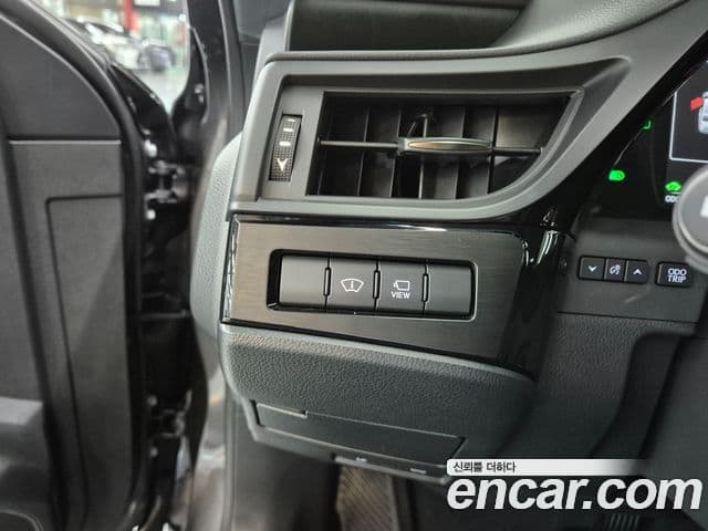 Lexus ES300h 2026 — ფოტო 13/20