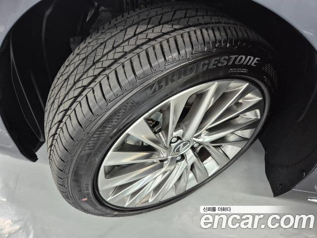 Lexus ES300h 2026 — ფოტო 14/20