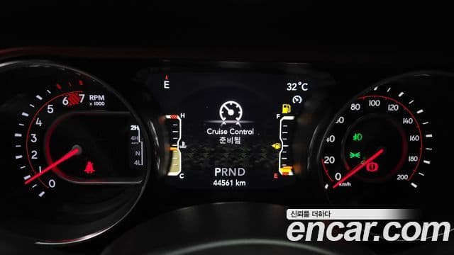 Jeep Wrangler 2021 — Photo 25/34
