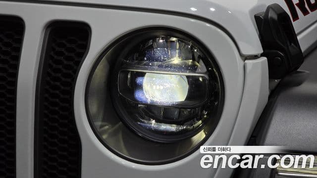 Jeep Wrangler 2021 — Photo 28/34