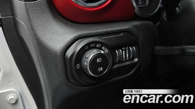 Jeep Wrangler 2021 — Photo 3/34