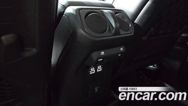 Jeep Wrangler 2021 — Photo 16/34