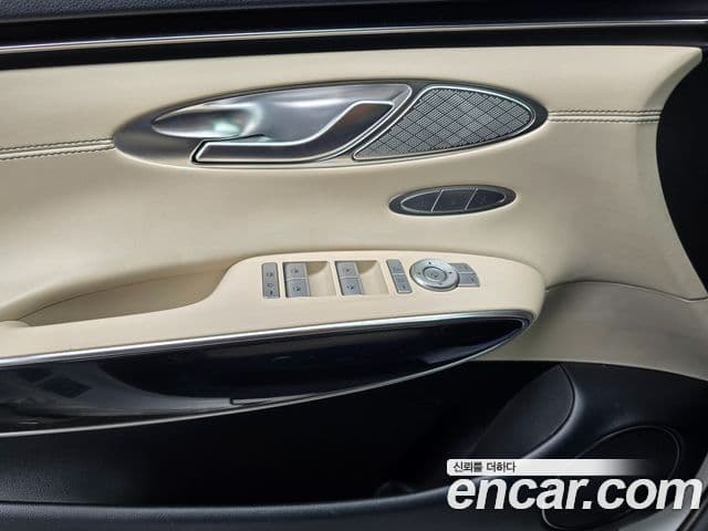 Genesis GV70 2021 — Photo 17/20