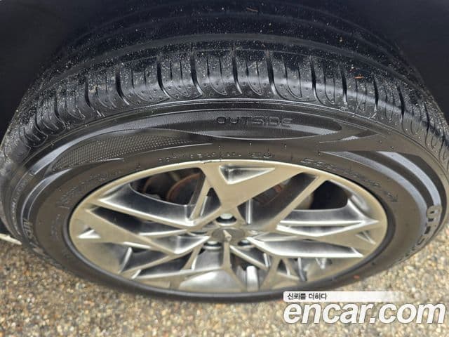Genesis GV70 2021 — Photo 18/20