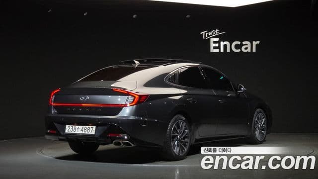 Hyundai Sonata Hybrid 2019 — Şəkil 24/33