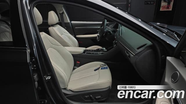 Hyundai Sonata Hybrid 2019 — Şəkil 16/33