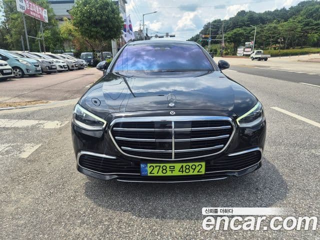 Mercedes-Benz S-Class 2025 — Photo 6/13