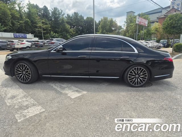 Mercedes-Benz S-Class 2025 — Photo 9/13