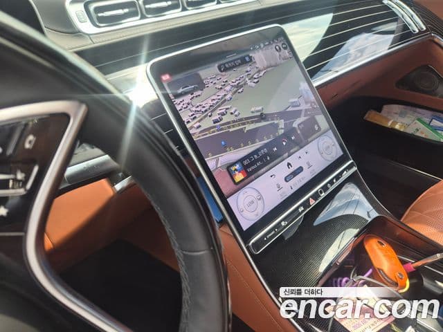 Mercedes-Benz S-Class 2025 — Photo 1/13