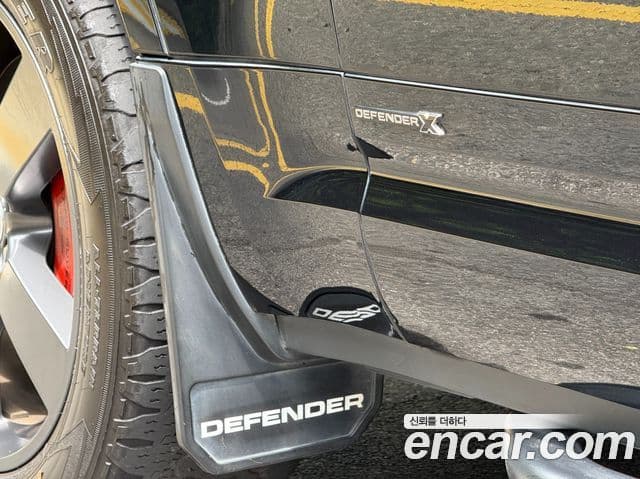 Land Rover Defender 2023 — Photo 8/20