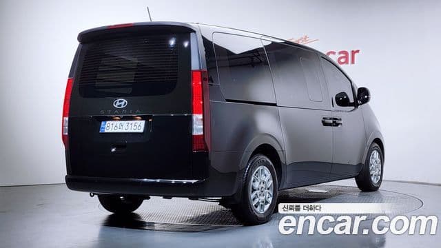 Hyundai Staria 2024 — ფოტო 6/20