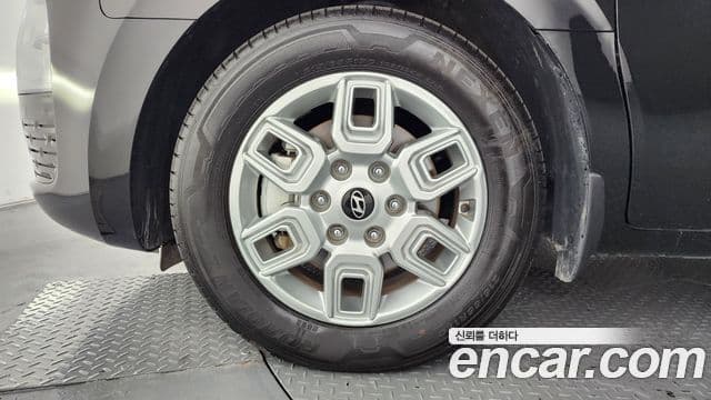 Hyundai Staria 2024 — ფოტო 15/20