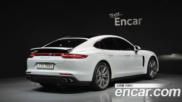 Porsche Panamera 2018 — Şəkil 17/20