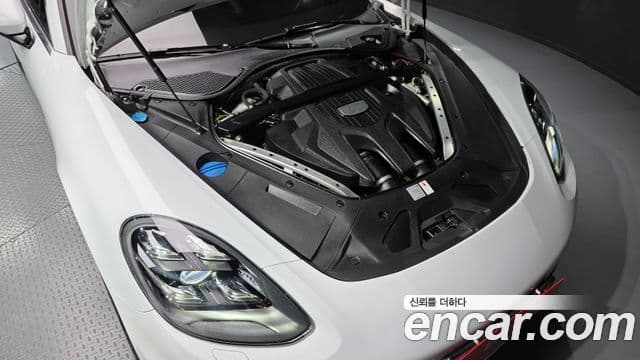 Porsche Panamera 2018 — Şəkil 20/20