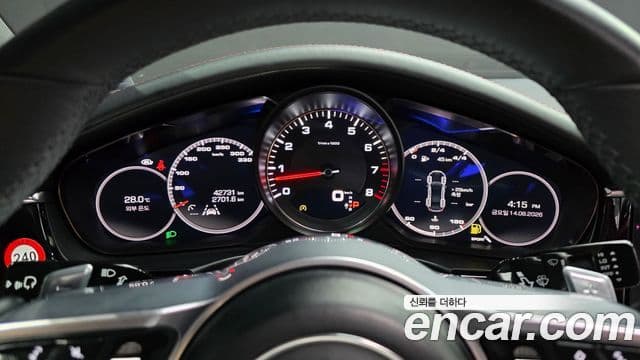 Porsche Panamera 2018 — Şəkil 16/20