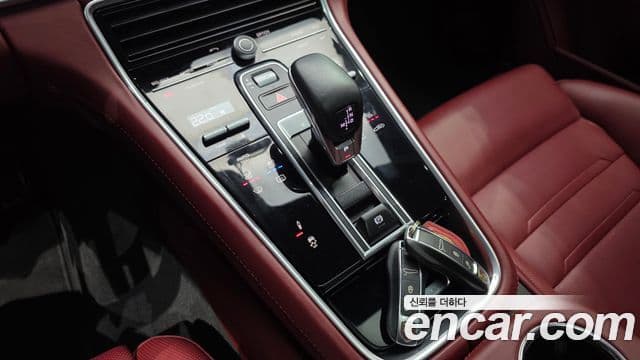 Porsche Panamera 2018 — Şəkil 19/20