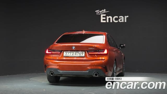 BMW 3 Series 2020 — Photo 33/35