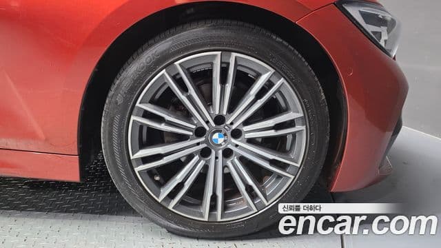 BMW 3 Series 2020 — Photo 24/35