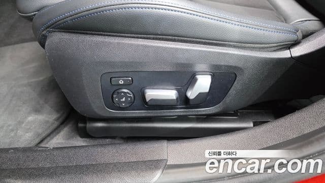 BMW 3 Series 2020 — Photo 20/35