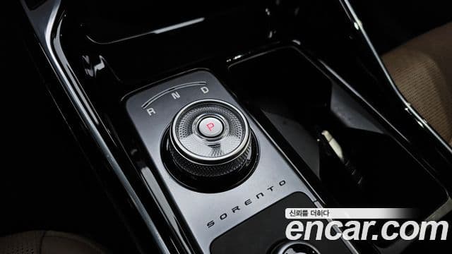 Kia Sorento 2023 — Фото 9/20