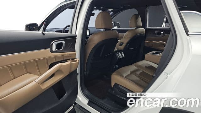 Kia Sorento 2023 — Фото 12/20