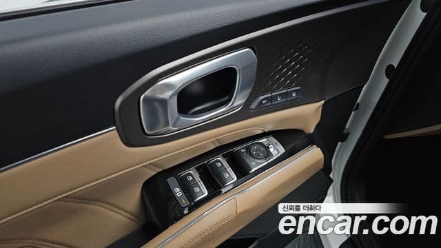 Kia Sorento 2023 — Photo 9/36