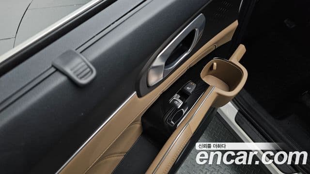 Kia Sorento 2023 — Photo 2/36