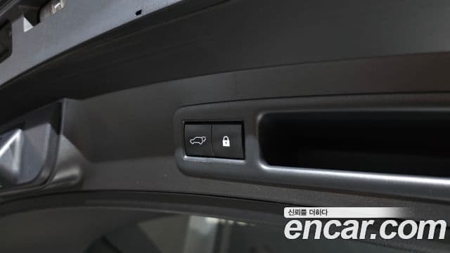 Lexus UX250h 2019 — ფოტო 3/32