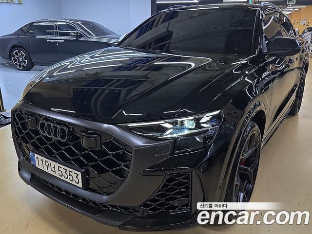 Audi RSQ8 2025 — Photo 6/20