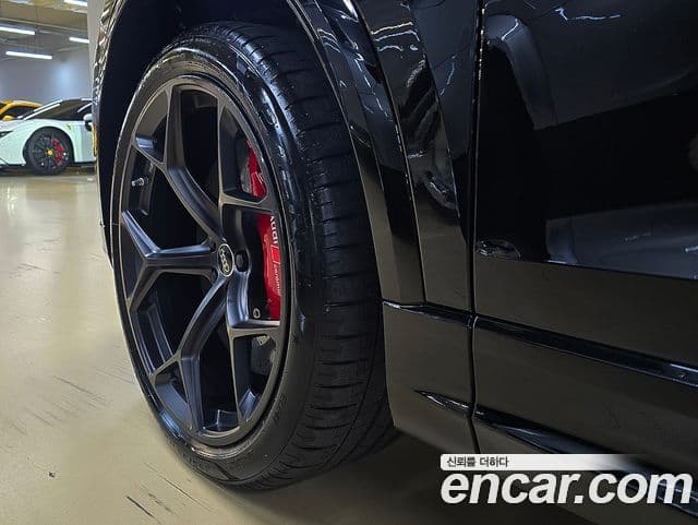 Audi RSQ8 2025 — Photo 18/20