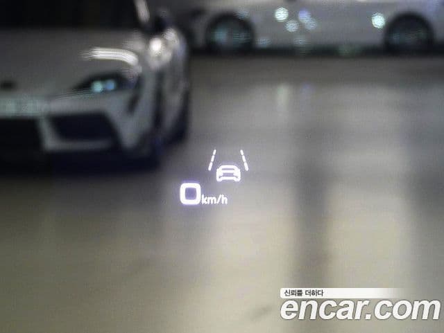 Audi RSQ8 2025 — Photo 12/20