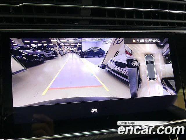 Audi RSQ8 2025 — Photo 8/20