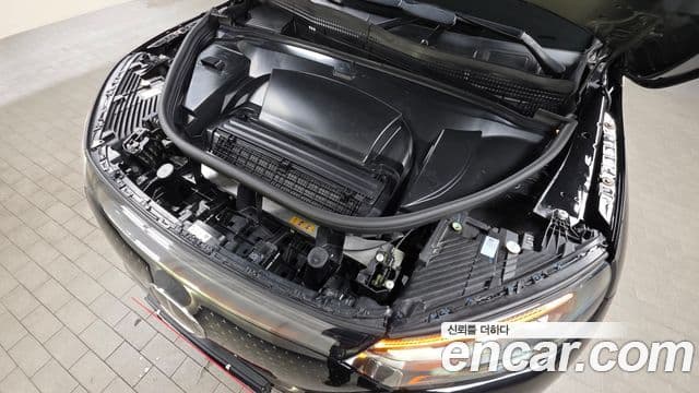 Mercedes-Benz EQE SUV 2023 — ფოტო 18/32