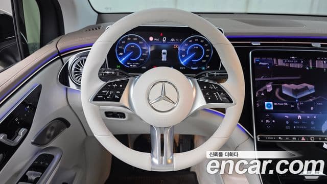Mercedes-Benz EQE SUV 2023 — ფოტო 21/32