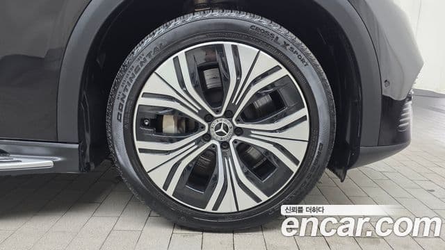 Mercedes-Benz EQE SUV 2023 — ფოტო 27/32