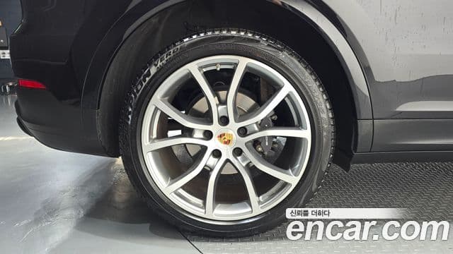 Porsche Cayenne 2019 — Photo 7/31