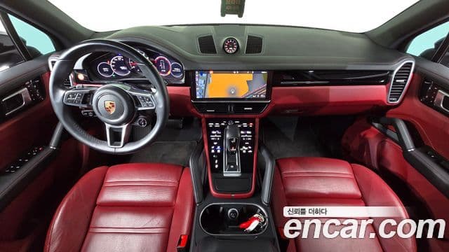 Porsche Cayenne 2019 — Photo 12/31
